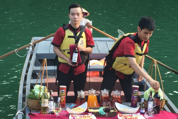 水上浮动酒吧体验